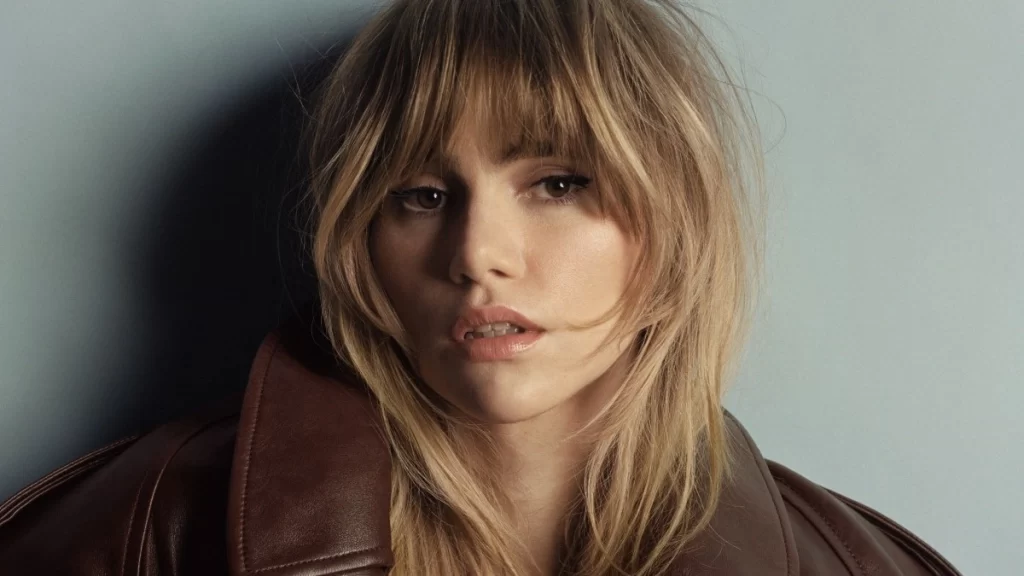 Suki Waterhouse